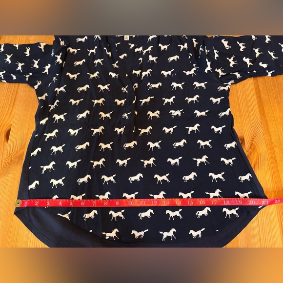 HORSES!  ANTHROPOLOGIE PORRIDGE BOHO V-NECK TOP, NAVY, WHITE HORSES, SIZE MEDIUM - Picture 4 of 5
